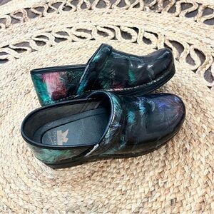 Dansko Womans Size 39 Colorful Comfort Slip On Nursing Shoes Mary Jane Clogs